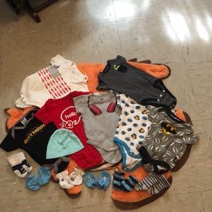 Size 0-3 month boys clothes bundle! 💙🍼